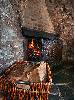 A warm welcome to Penrhos Arms Hotel, near Machynlleth.